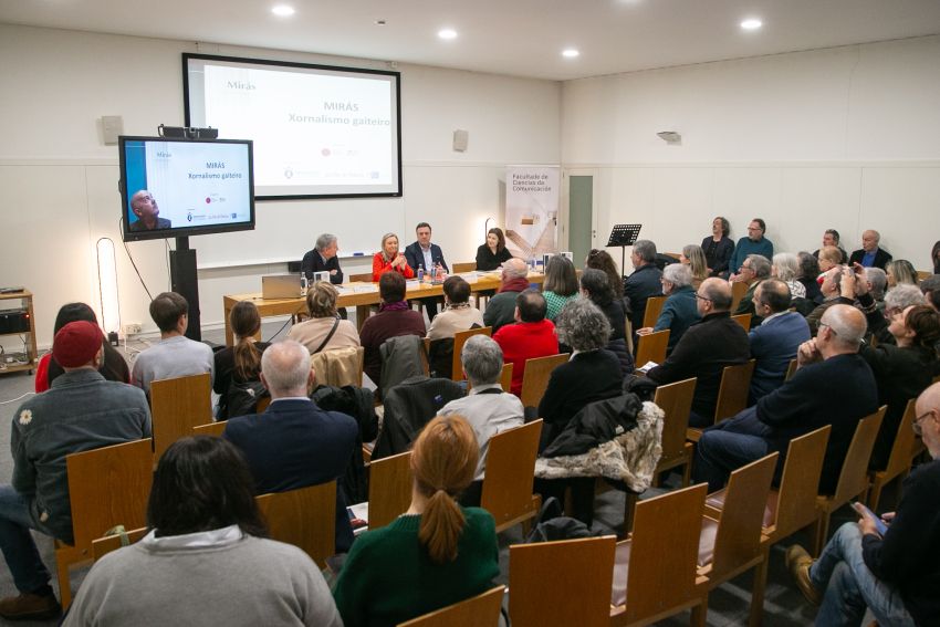 A Deputación e o Colexio de Xornalistas de Galicia lembran a Nacho Mirás nun libro que compila as súas mellores crónicas