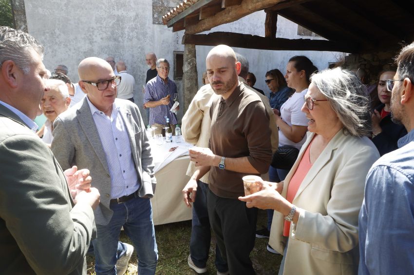 O vicepresidente pon en valor o Pico Sacro, que, “representa unha forma de entender o territorio”