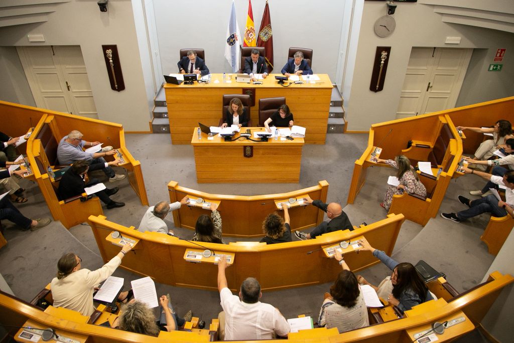 A Deputación da Coruña aproba novas axudas humanitarias para Ucraína