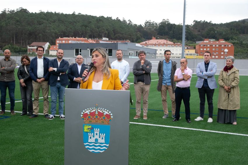 Inaugurado o campo de fútbol ‘Irmandiño’ de Vimianzo, reformado con financiación provincial