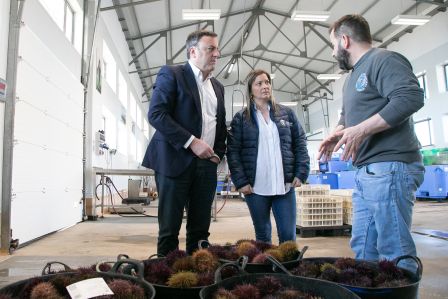 A Deputación e o Concello de Carnota apostan pola promoción dos produtos locais do mar