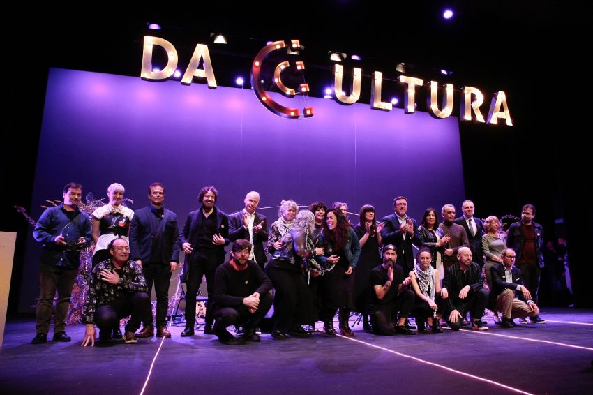Unha quincena de persoas e entidades reciben os seus galardóns na Gala de Premios culturais da Deputación