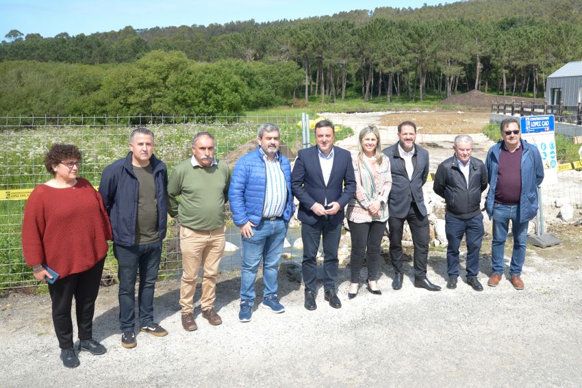 Formoso visita as obras do aparcadoiro de Balarés, que estarán rematadas en setembro