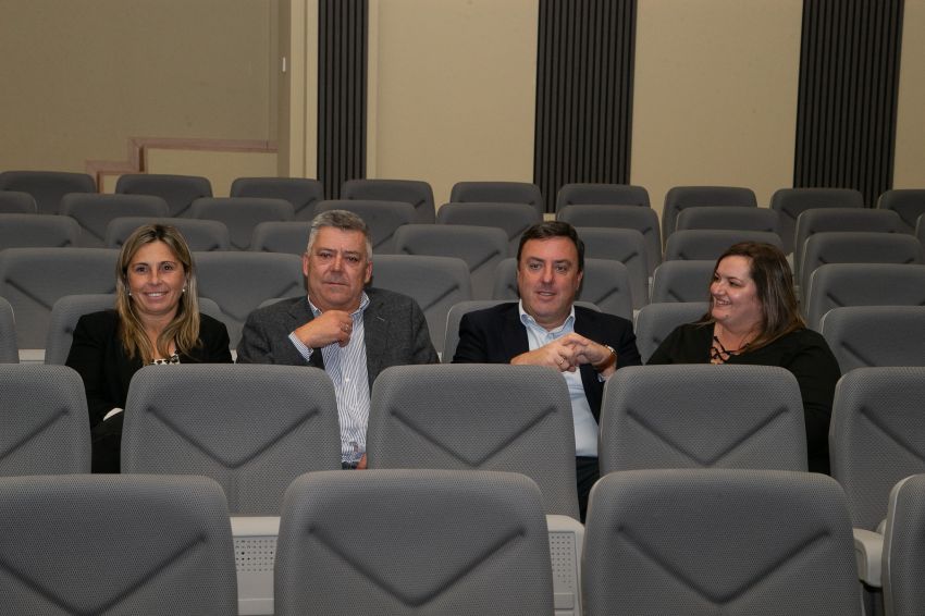 A Deputación e o Concello de Carnota culminan as obras do novo auditorio municipal de O Viso, cun investimento de 300.000 euros