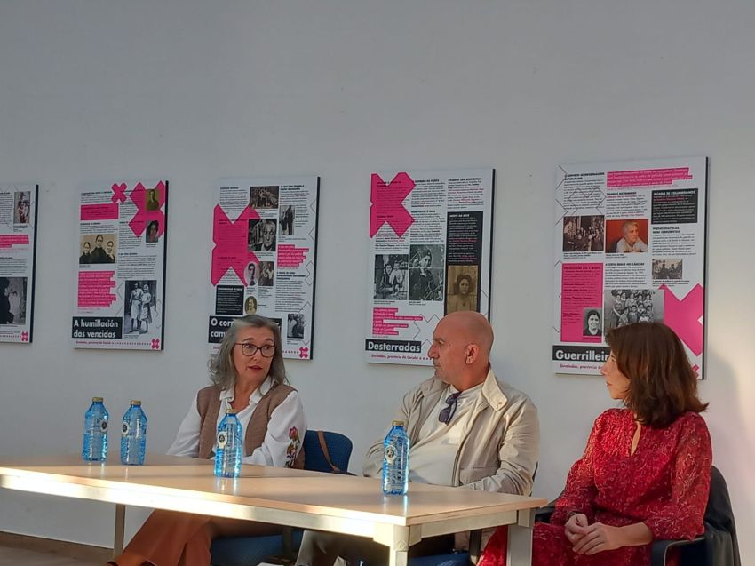 Muxía acolle a exposición da Deputación “Sinaladas”, un percorrido pola loita das mulleres galegas no século XX
