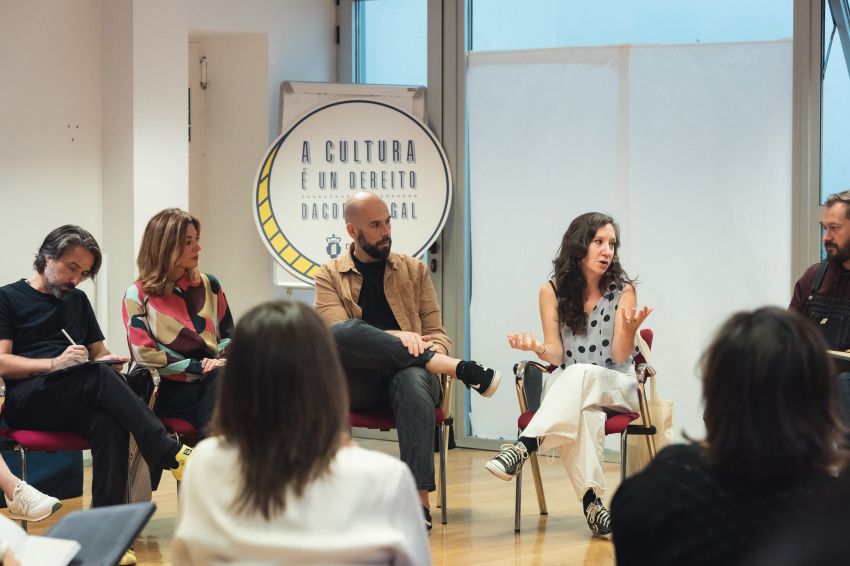 A Deputación aborda a colaboración entre cultura e acción social para avanzar cara a unha participación cultural máis inclusiva