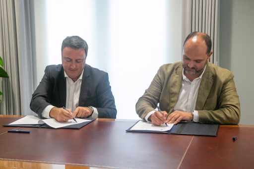 A Deputación colabora co Concello de Pontedeume na compra dun novo edificio na rúa Real para ampliar a Casa do Concello