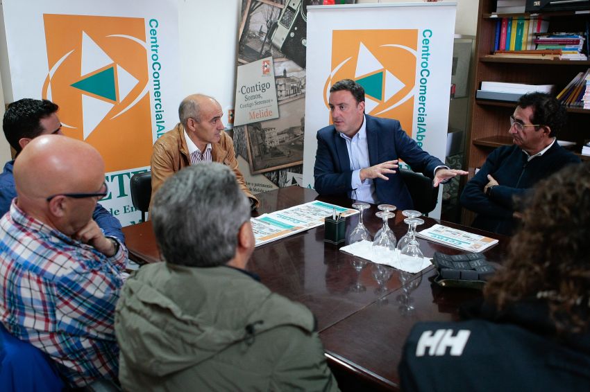 Formoso coincide cos empresarios de Melide na necesidade de dotar de solo industrial ao municipio