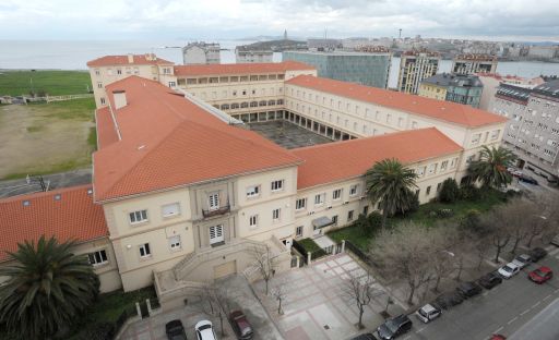 A Deputación cede ao Concello da Coruña o uso dos pavillóns do IES Rafael Puga Ramón e o IES Rosalía Mera para as actividades deportivas municipais