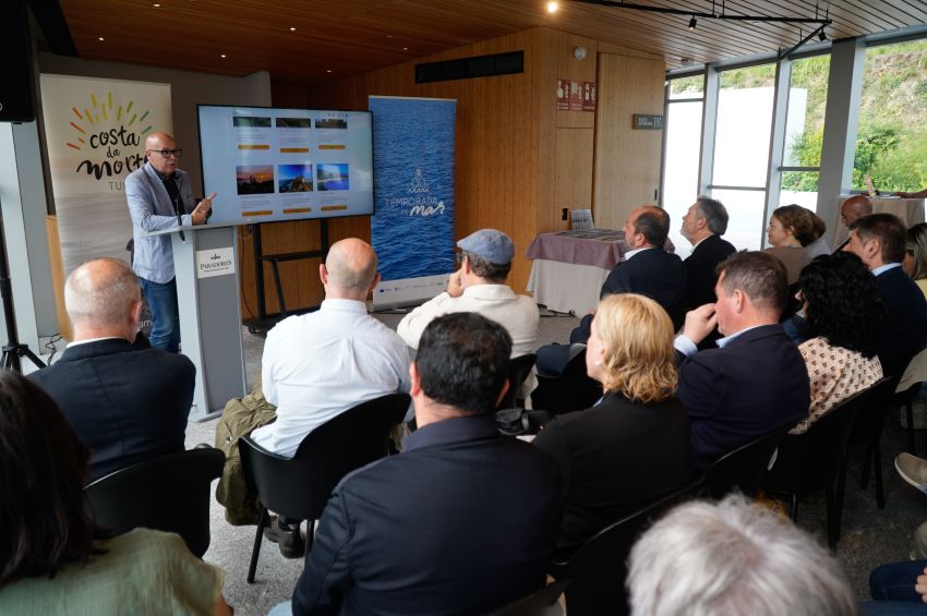 Regueira participa na presentación da nova web turística da Costa da Morte da CMAT e APTCM