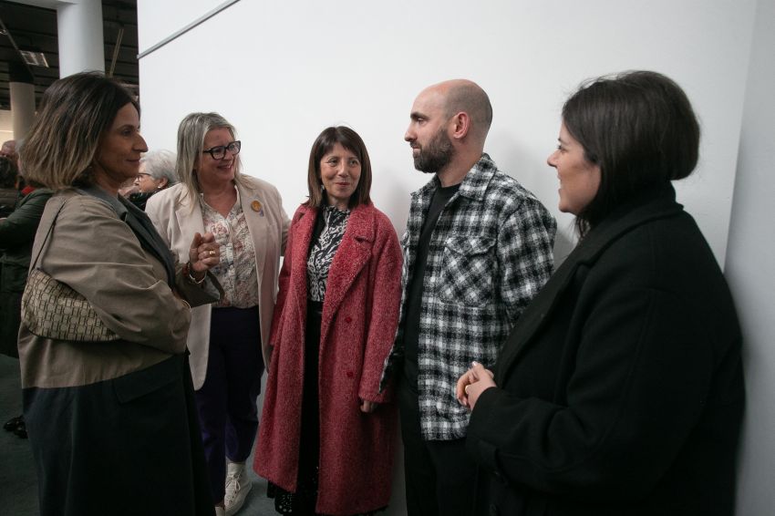 As Mulleres da Reconversión reciben en Fene un caloroso recoñecemento polo 8M