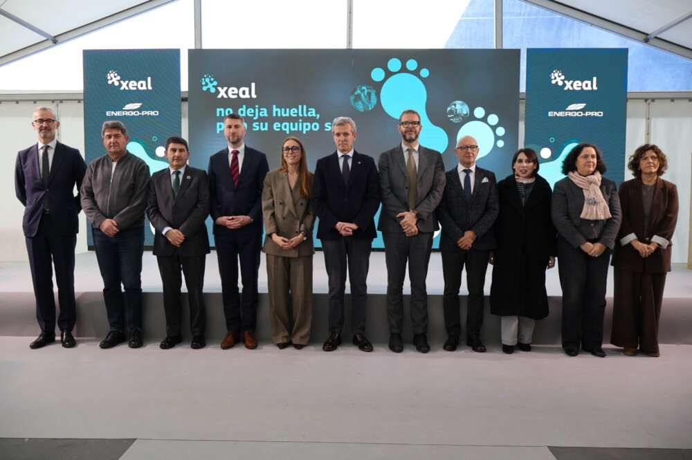 A Deputación da Coruña participa no acto de colocación da primeira pedra da nova fábrica de carbón vexetal de Xeal en Dumbría