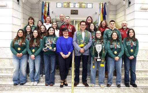 A Deputación recibe ao Hockey Marineda tras proclamarse campión da Copa da Princesa