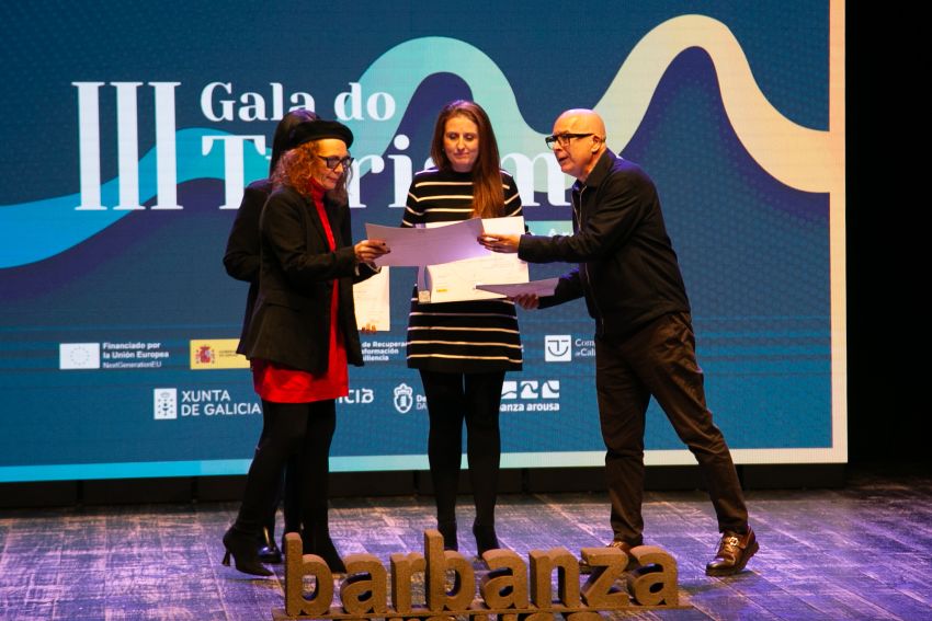 Regueira destaca en Rianxo o compromiso e a profesionalización do tecido empresarial no peche da III Gala do Turismo Barbanza Arousa