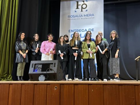 A Deputación da Coruña celebra a graduación de 60 alumnos e alumnas do IES Rosalía Mera