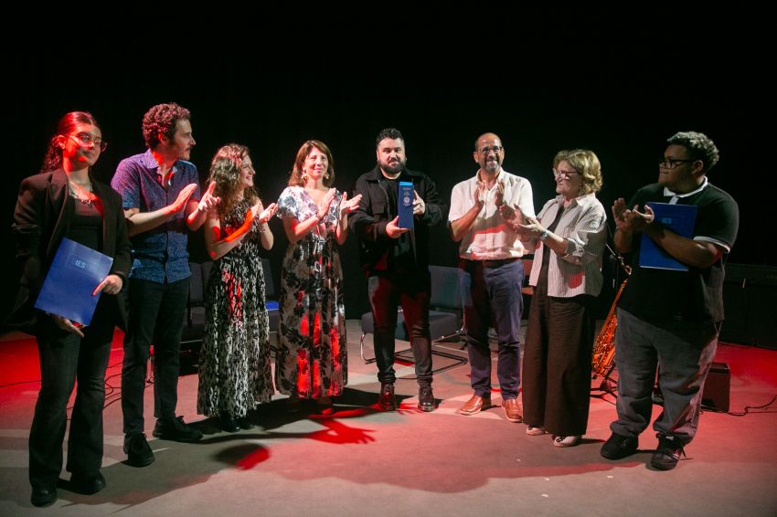 O proxecto Aquí tamén se fala! do IES Rafael Dieste recibe o Premio Na lingua que eu falo da Real Academia Galega