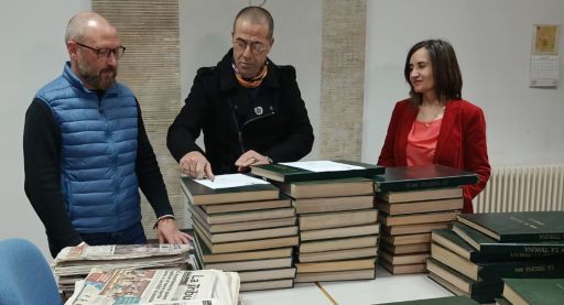 O Archivo Municipal de Almansa recibe a doazón de máis de 30 tomos que recollen publicacións en prensa