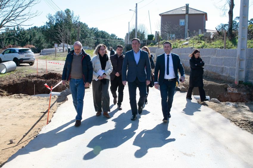 A Deputación da Coruña retoma as obras de ampliación e mellora da estrada de Cespón a Vidres, en Boiro, cun investimento de preto de 1,3 millóns de euros