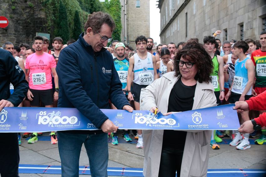 Carlos Mayo e Alice Finot, gañadores absolutos de Os 10.000 peregrinos da Deputación en Santiago