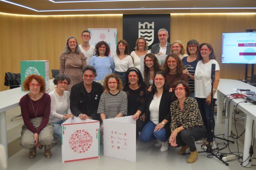 O proxecto Youtubeiras, no que participa a Deputación da Coruña, convoca a sétima edición dos seus premios baixo o lema ‘Rede aberta, Rede diversa’