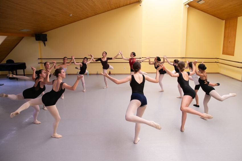 O alumnado do Conservatorio de Danza da Deputación levará ao público de viaxe pola Ruta da Seda na súa gala de fin de curso