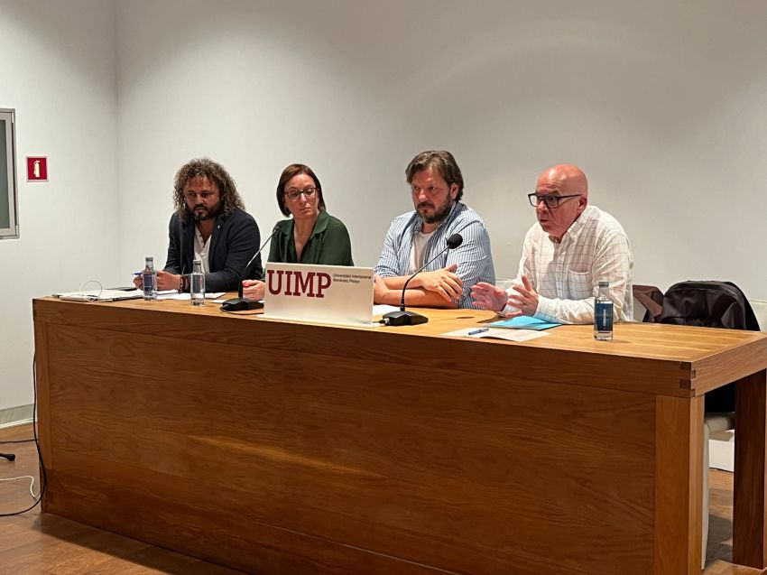 “A enogastronomía é o noso principal produto no escaparate mundial do turismo” sinalou Regueira no curso de verán da UIMP