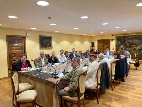 Os Camiños Inglés e Fisterra-Muxía medran no exterior co impulso da Deputación