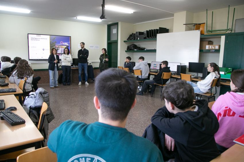 A Deputación e o CITIC achegan a intelixencia artificial xenerativa ao alumnado do IES de Fene