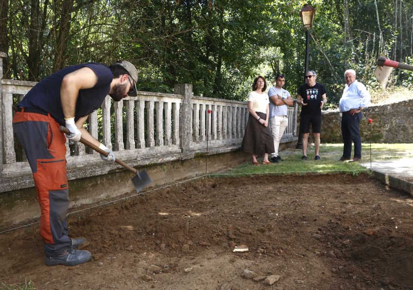 A Deputación inicia Beira (Carral) os traballos para localizar unha das fosas da represión franquista