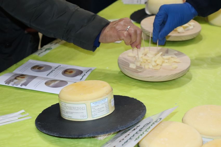 A Deputación da Coruña reivindica na 51.ª Festa do Queixo o papel do sector produtor como motor do rural galego