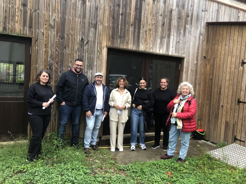 A Deputación da Coruña visita a comunidade de montes de Baroña e o seu centro de transformación