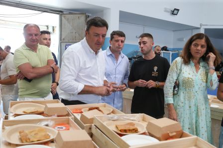 A Deputación celebra os cen anos da Confraría de Barrallobre e exalta o valor gastronómico e cultural da Festa do Marisco