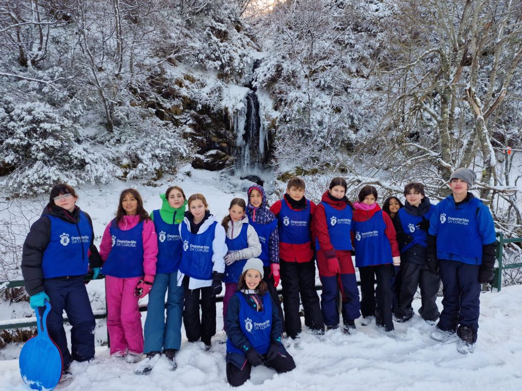 Un centenar de escolares da comarca da Coruña participaron na campaña de esquí da Deputación da Coruña en Asturias