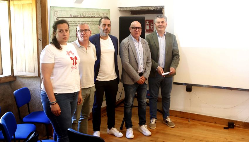 O vicepresidente pon en valor o Pico Sacro, que, “representa unha forma de entender o territorio”