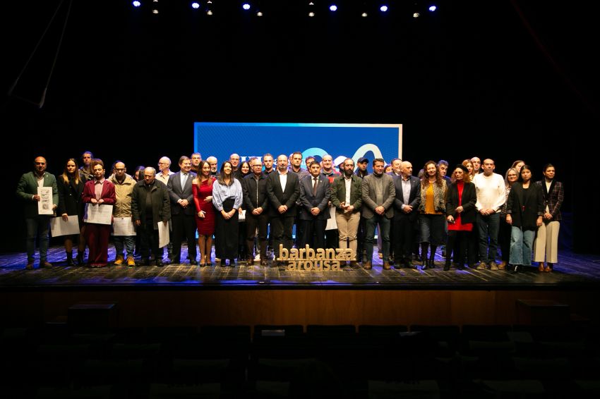 Regueira destaca en Rianxo o compromiso e a profesionalización do tecido empresarial no peche da III Gala do Turismo Barbanza Arousa