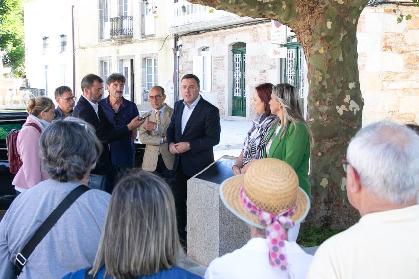 A Deputación da Coruña culmina a renovación integral da travesía de Ponte do Porto, entre Camariñas e Vimianzo