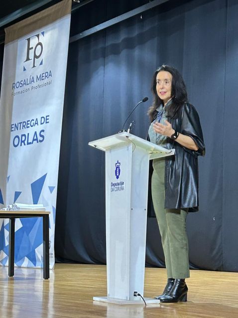 A Deputación da Coruña celebra a graduación de 60 alumnos e alumnas do IES Rosalía Mera