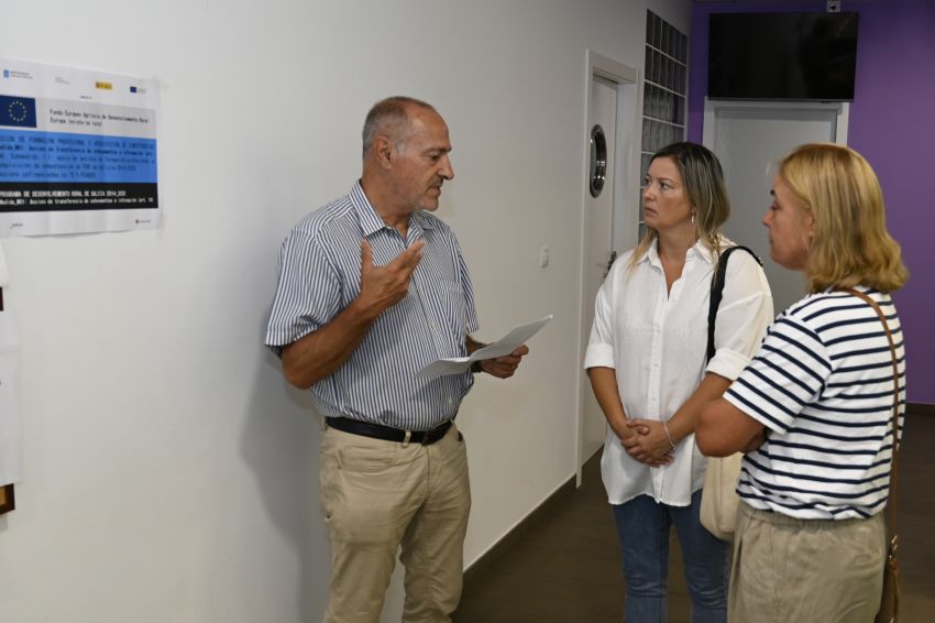 A deputada Cristina Capelán subliña a “transcendencia do asociacionismo no fomento da agricultura local con produto de calidade” nas súas visitas ás entidades Ódega e Maisdetres