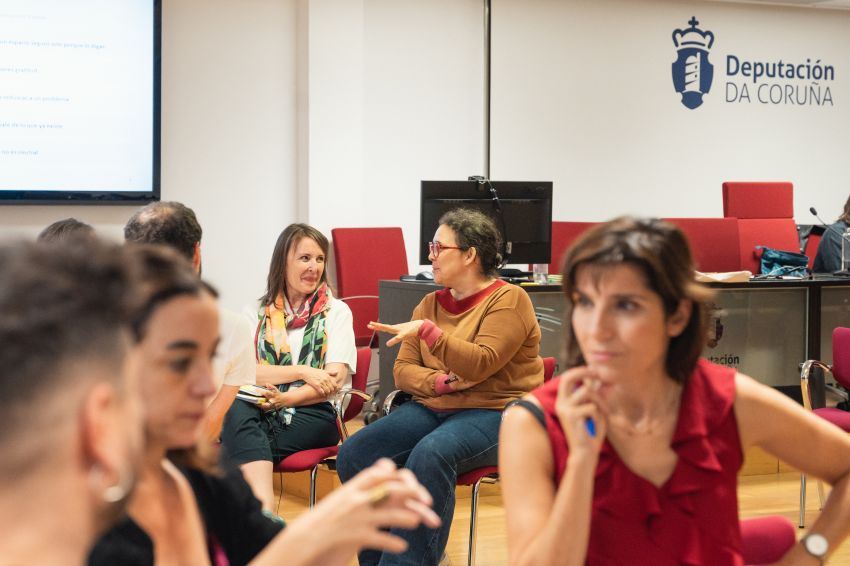 A Deputación aborda a colaboración entre cultura e acción social para avanzar cara a unha participación cultural máis inclusiva