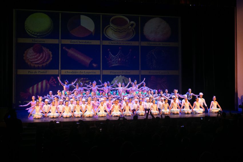 O Teatro Colón convértese en Chocolatia na gala de fin de curso do Conservatorio de Danza da Deputación