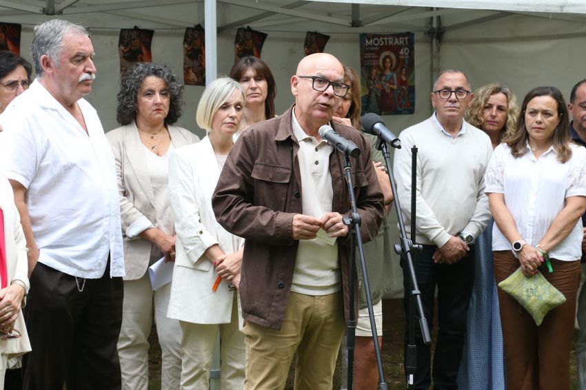 Regueira destaca na presentación de ‘Alfaroleiros’ o potencial da olería como dinamizadora da economía local