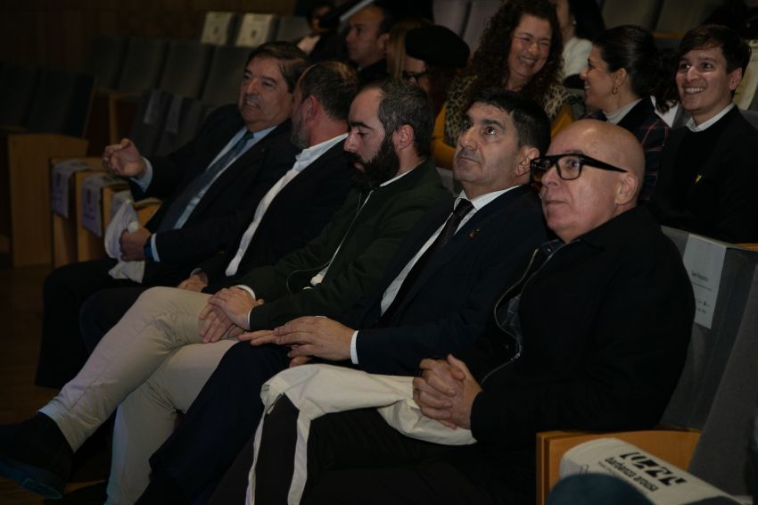 Regueira destaca en Rianxo o compromiso e a profesionalización do tecido empresarial no peche da III Gala do Turismo Barbanza Arousa