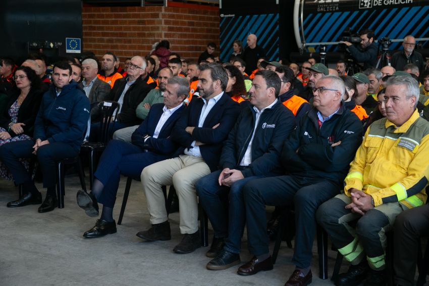 Formoso agradece a “implicación e solidariedade” dos bombeiros provinciais que axudaron nas tarefas de recuperación das localidades valencianas afectadas pola DANA