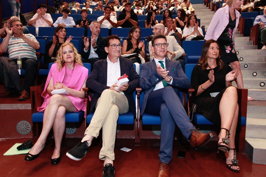 A Deputación da Coruña, recoñecida pola súa contribución ao atletismo galego na Gala do Atletismo celebrada en Santiago