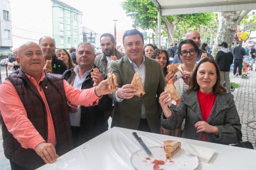 Valentín González Formoso destaca a calidade e tradición do pan de Carral, “recoñecido en toda Galicia”