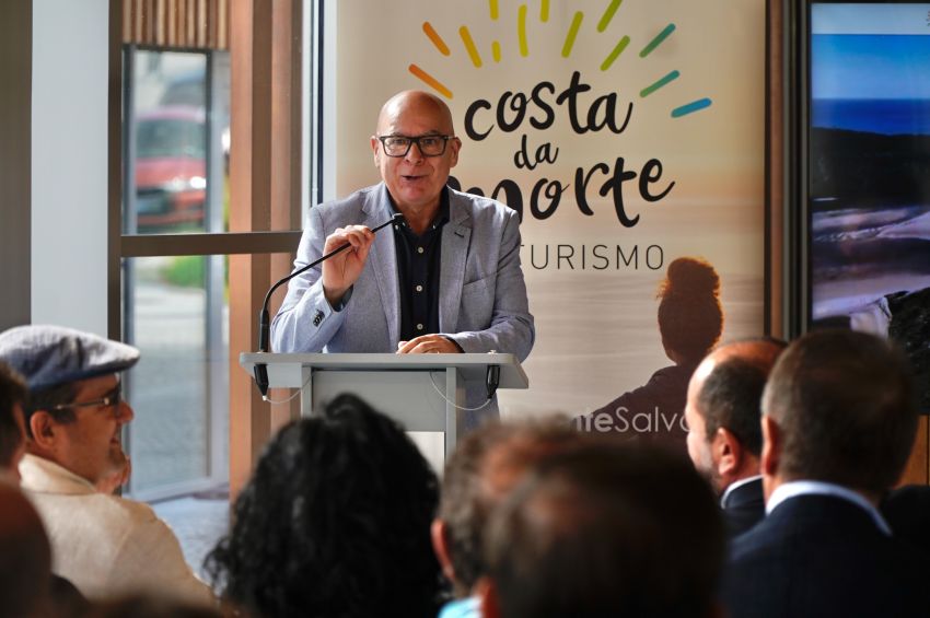Regueira participa na presentación da nova web turística da Costa da Morte da CMAT e APTCM