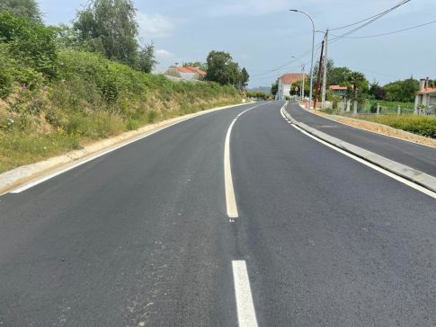 A Deputación completa as obras de ampliación e mellora da seguridade peonil da estrada que une Cortiñán e Vixoi, en Bergondo