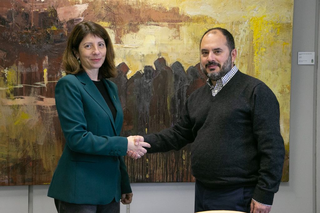 A Deputación da Coruña renova por 40 000 euros o convenio para o financiamento do programa ‘A liña do galego’