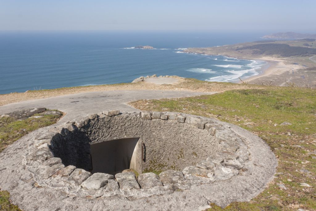 A Deputación aproba un investimento de 432.000 euros para recuperar as baterías de Monte Ventoso, na costa de Ferrol