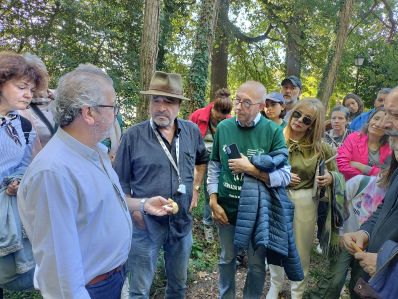 A Deputación destina 900.000 euros para financiar os servizos de limpeza de praias nos concellos da provincia en 2026